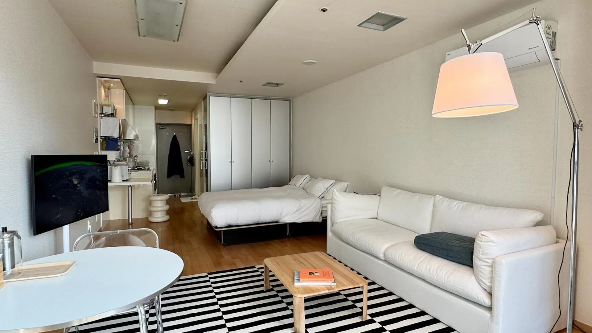 Gangnam Highrise Apartment 3 Min To Gangnam Station Seoul