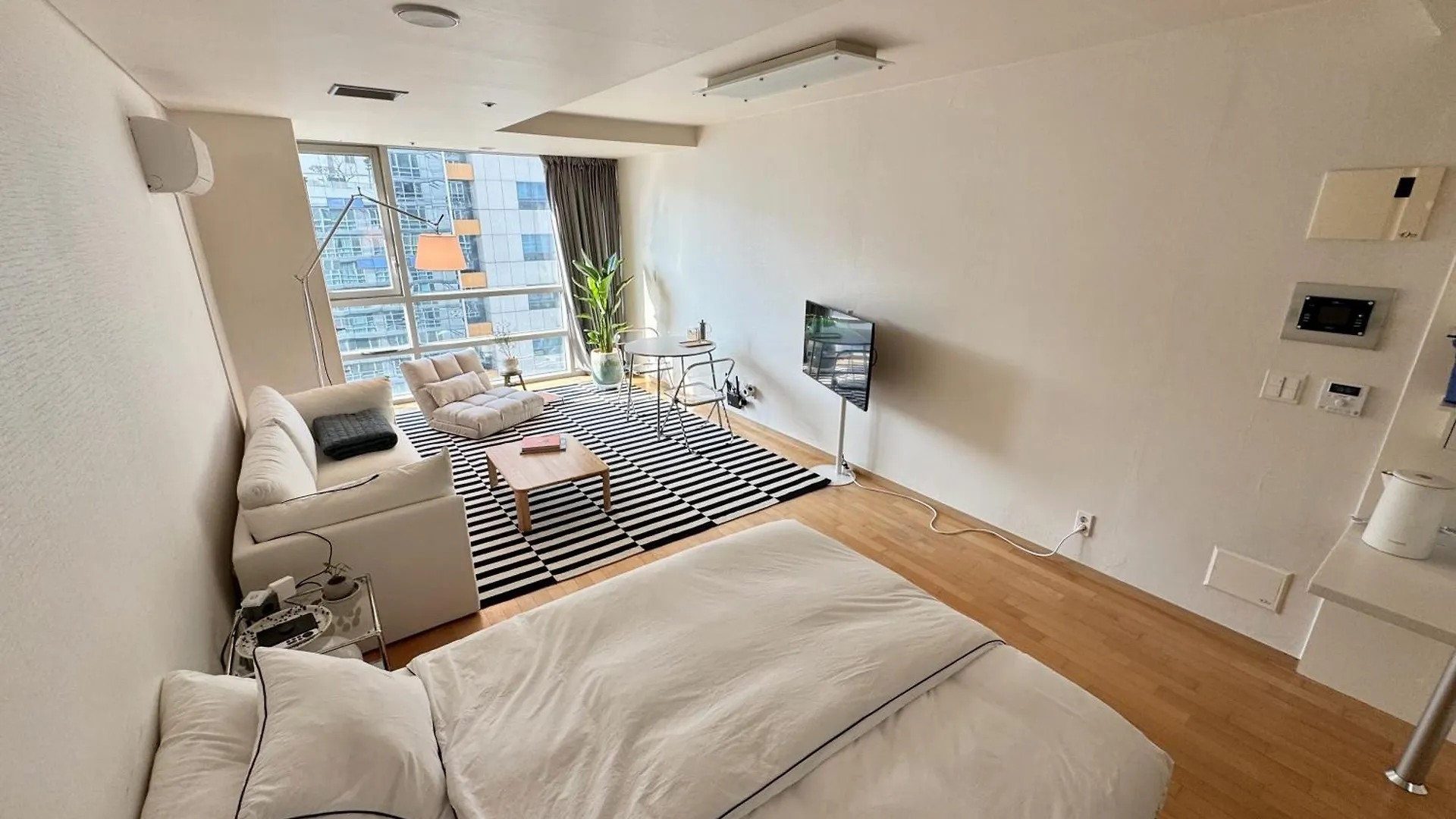 Gangnam Highrise Apartment 3 Min To Gangnam Station Seoul 0*,  South Korea