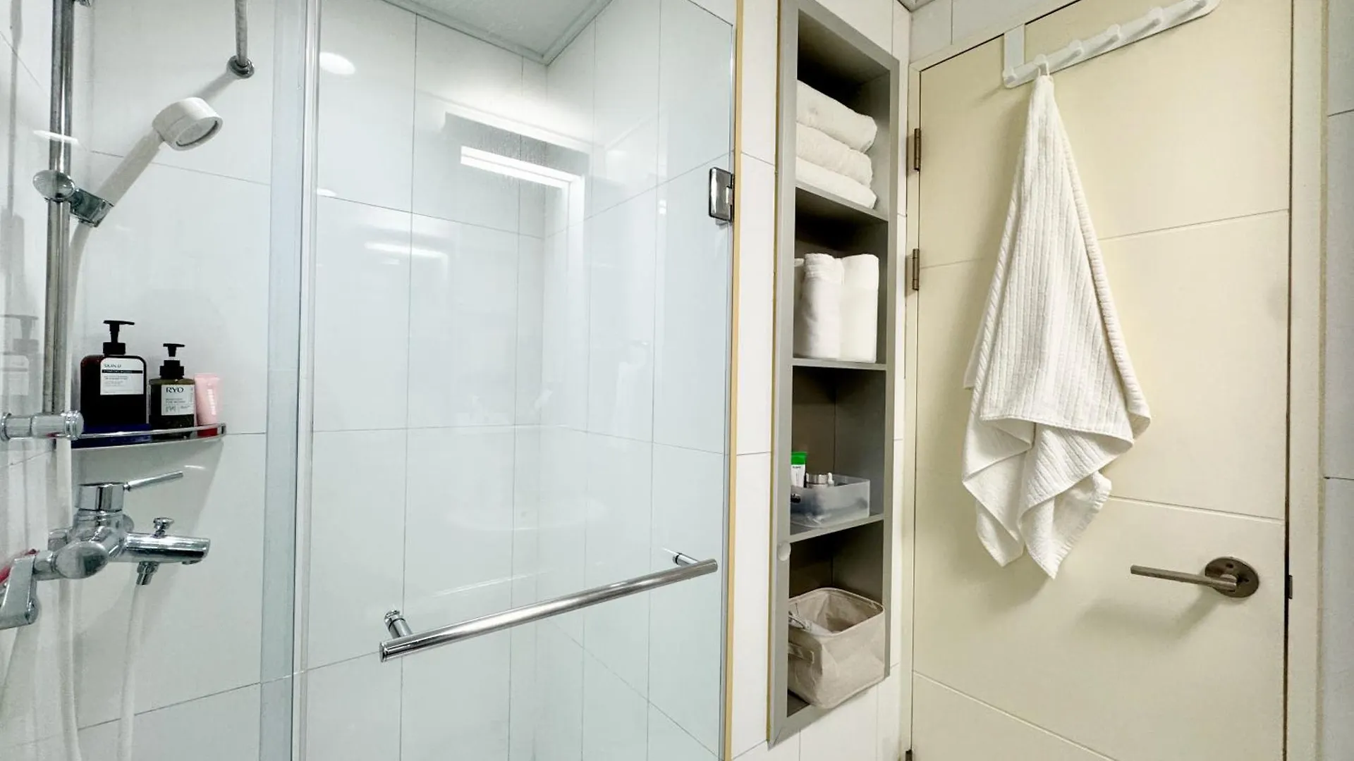 Gangnam Highrise Apartment 3 Min To Gangnam Station Seoul 0*,  Sydkorea