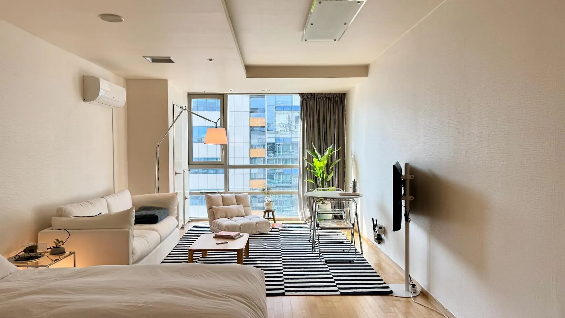 Gangnam Highrise Apartment 3 Min To Gangnam Station Seoul