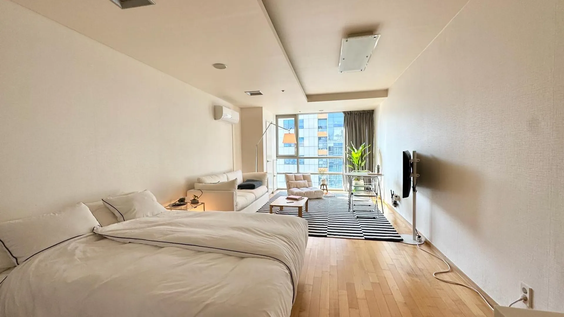 Gangnam Highrise Apartment 3 Min To Gangnam Station Seoul
